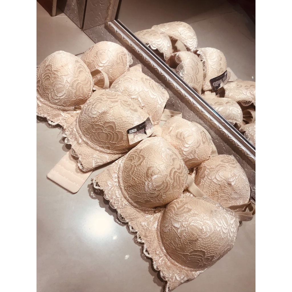 Áo lót chuyên mặc áo dài.