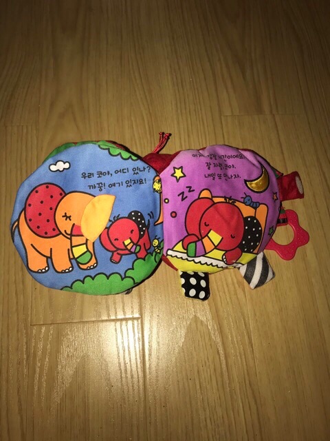 Sách vải hình con voi cho bé