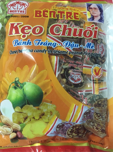 Đặc sản bến tre-Kẹo chuối đậu cuốn bánh tráng mè