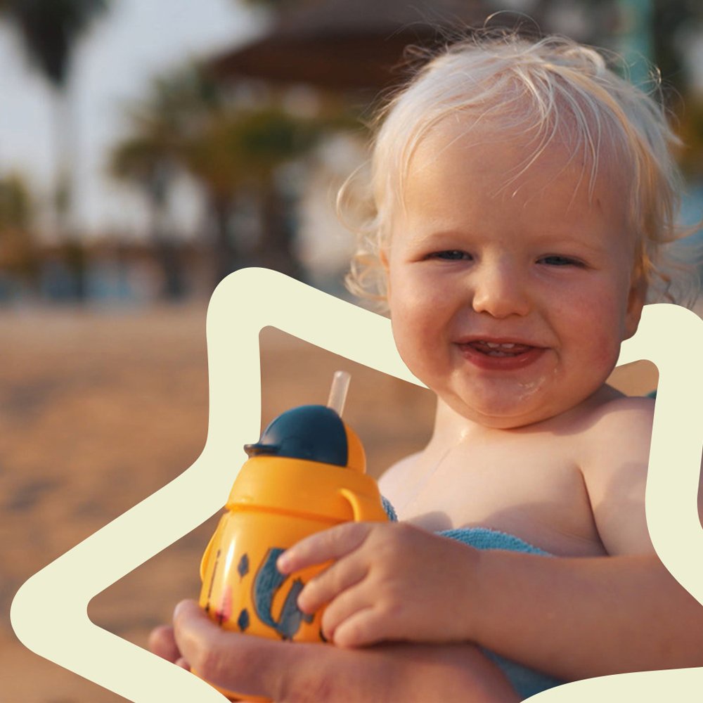 Bình tập uống nước có ống hút đáy nặng kháng khuẩn chống tràn, chống sặc cho bé Tommee Tippee SuperStar – Vàng