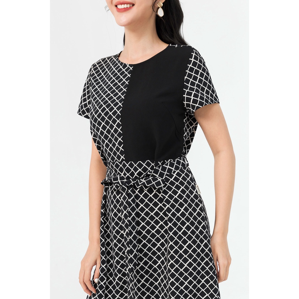 Đầm Suông Cổ Tròn Phối Ngực Lamer L63T21H034