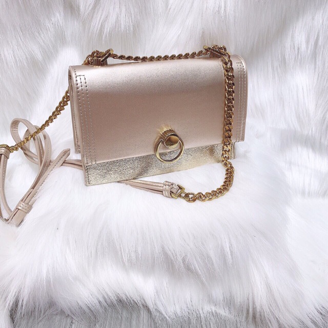 Cnk Metallic xuất dư