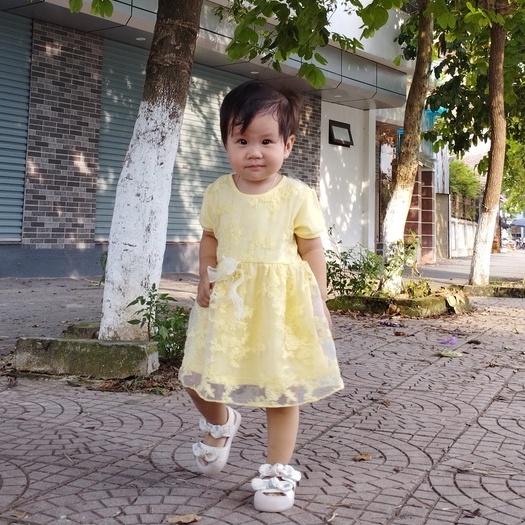 Váy cho bé kiểu dáng babydoll chất liệu cotton phối vải ren điệu đà LABAMO