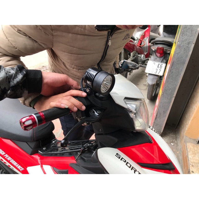 Pát l4 gắn chân gương