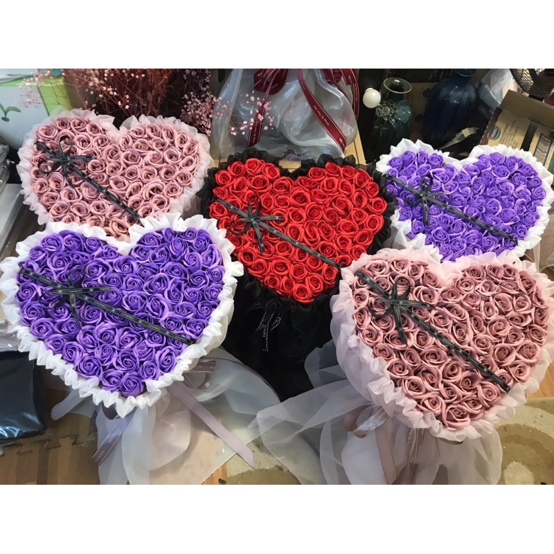 [Hoa tim Valentine ] Nhận đặt NowShip tại Hà nội xuyên tết ! Bó hoa tim sáp 60 bông phối voan Hàn cao cấp siêu xịn