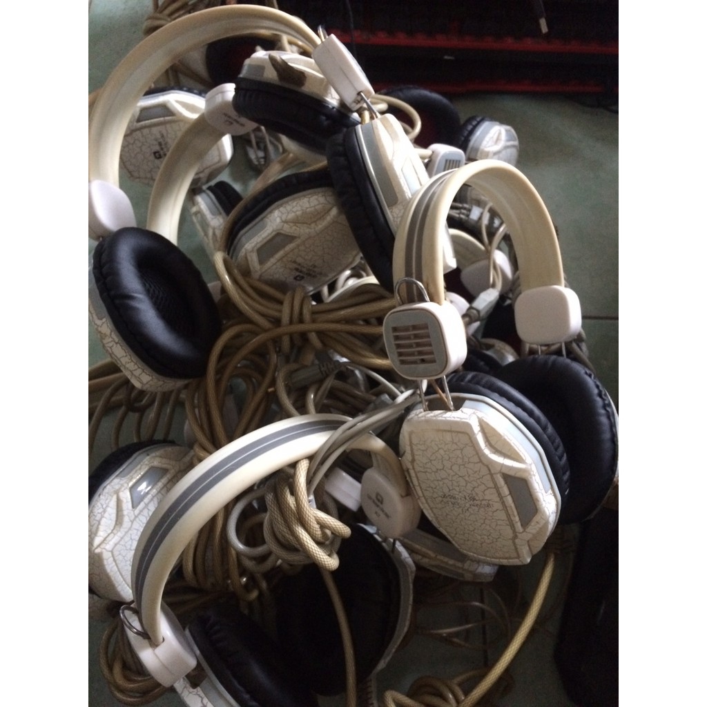 Tai nghe có đèn led hàng thanh lý nét vẫn dùng tốt thanh lý giá rẻ