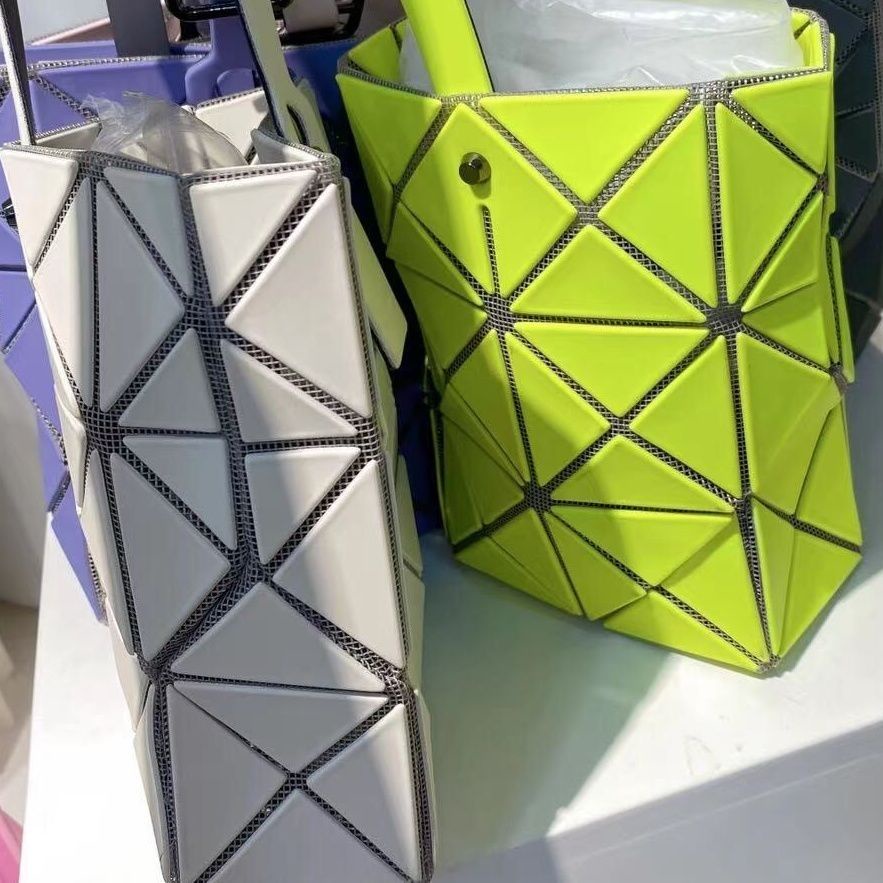 Issey Miyake Túi Đựng Điện Thoại / Chìa Khóa Thiết Kế Nhỏ Gọn Dễ Phối Đồ Thời Trang Mùa Hè Ốp