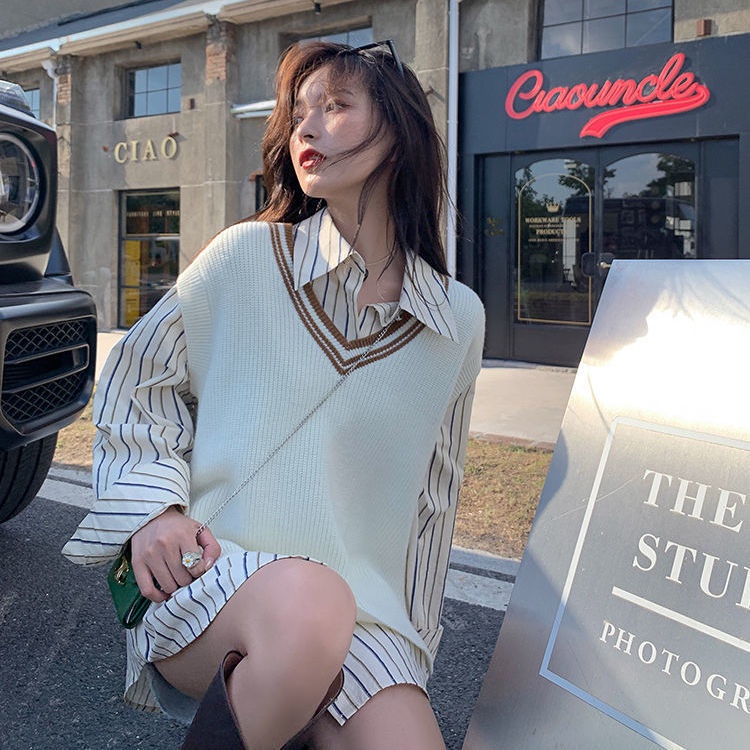 Áo len không tay cổ chữ v form rộng phong cách Vintage | BigBuy360 - bigbuy360.vn