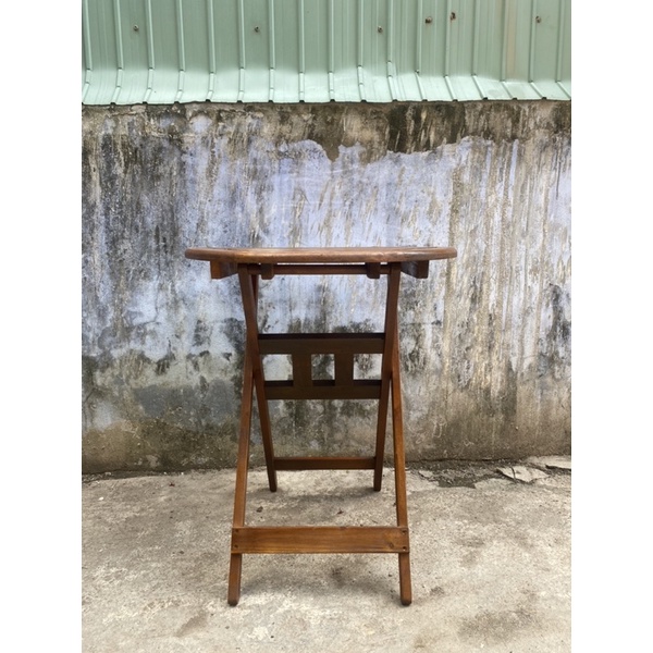 Bàn tròn gỗ