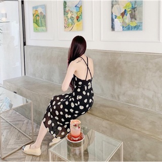 ĐẦM MAXI ĐEN HOA CÚC HỞ LƯNG KÈM ẢNH THẬT