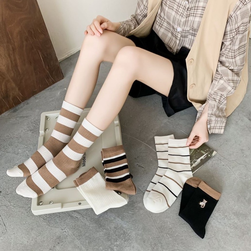 Vớ tất unisex cổ cao sọc trơn màu nâu kem đen Vintage