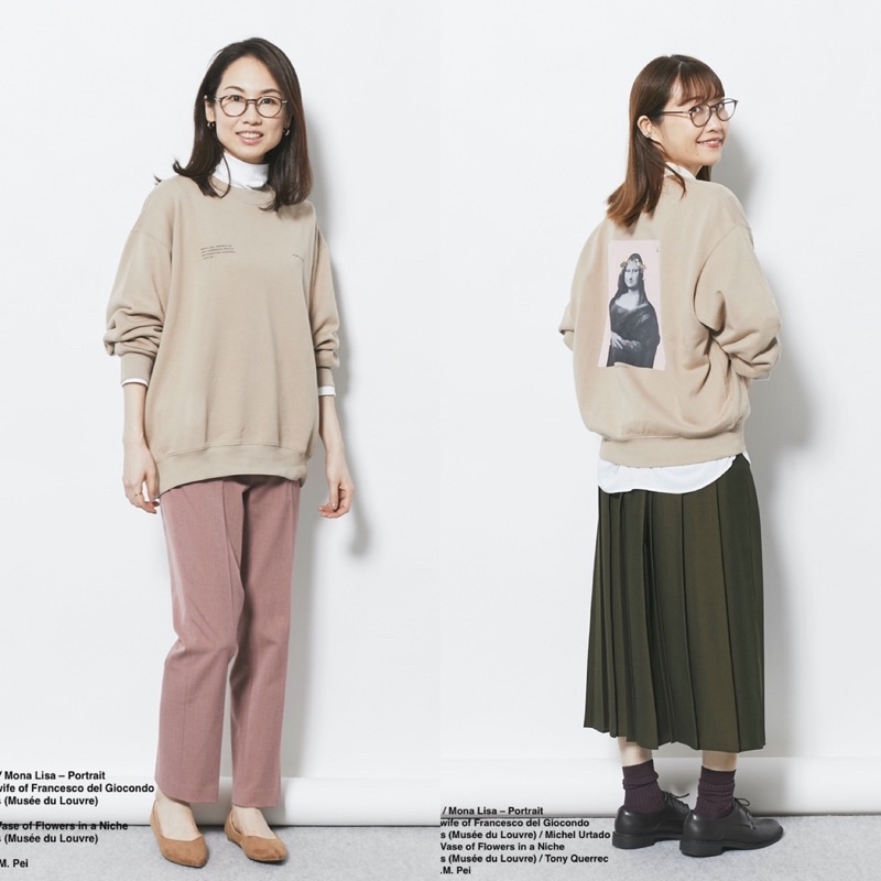 Áo nỉ da cá nữ cổ tròn thời trang, trẻ trung Mona Lisa dòng UT của UNIQLO