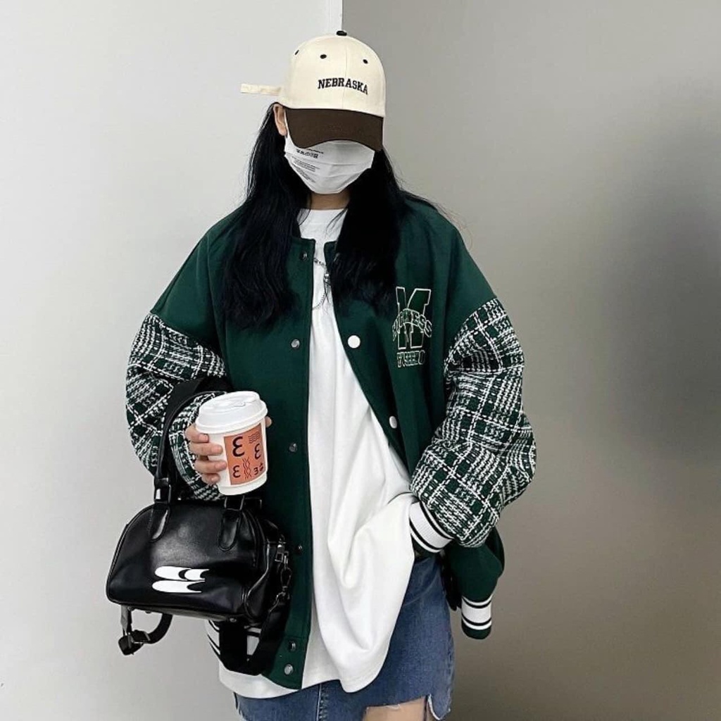 Áo Khoác Nỉ Bomber Tay Phối Kẻ In Chữ M Unisex