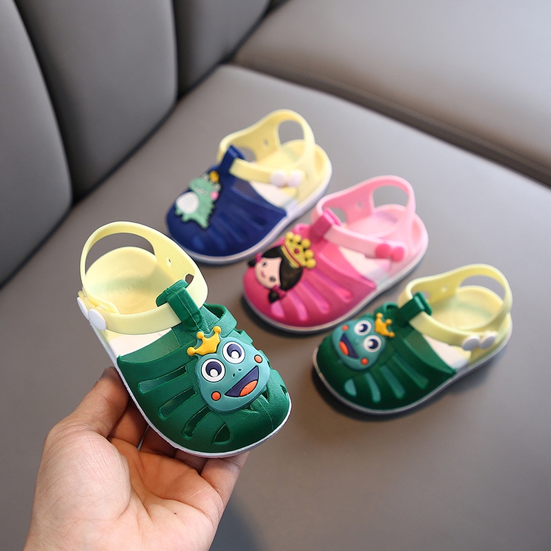 Sandal đi biển chống trượt cho bé từ 1-3 tuổi