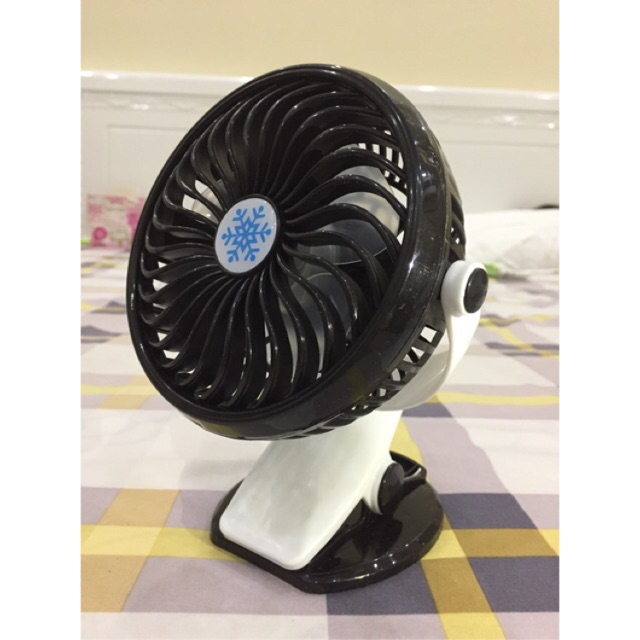 Quạt tích điện mini