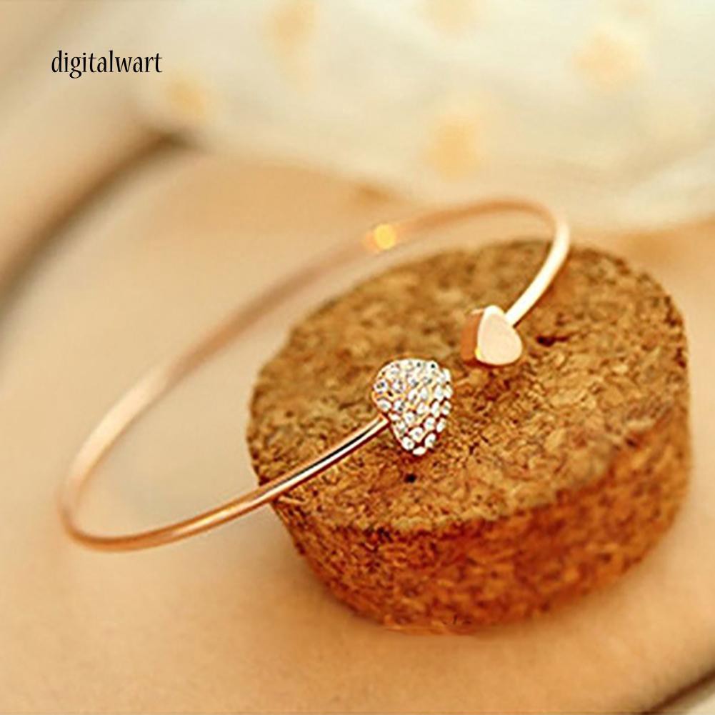 Vòng tay hở họa tiết trái tim đính đá thời trang | BigBuy360 - bigbuy360.vn