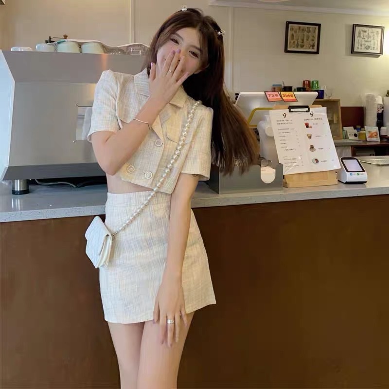 Set dạ nữ chân váy áo croptop, Bộ váy dạ nữ áo croptop cổ vest , Bộ váy nữ dáng sơ mi cổ chéo áo croptop trắng