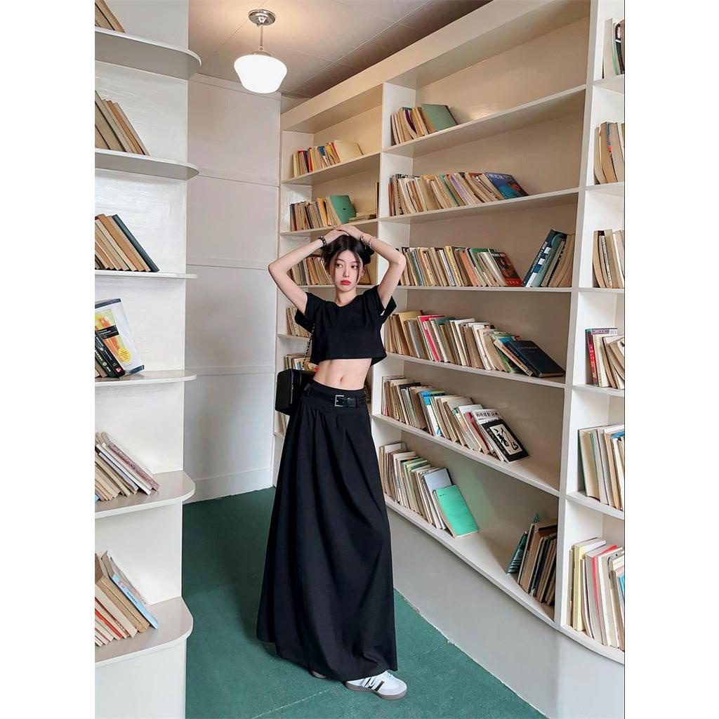 Bộ Áo Thun Cổ Chữ V + Chân Váy Dù Dáng Chữ A Phối Thắt Lưng Thời Trang 63142