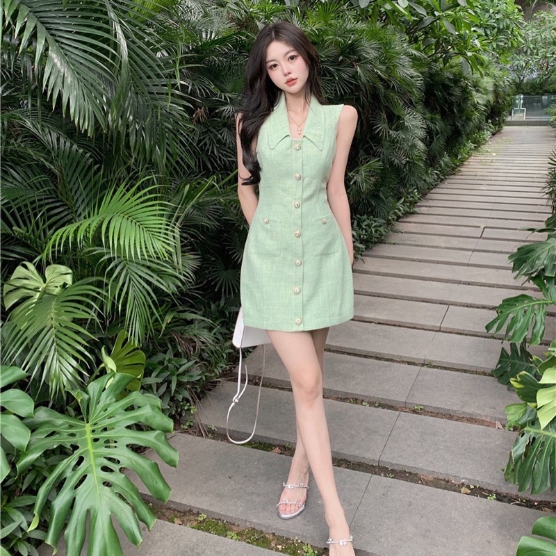 Đầm vest không tay màu xanh mint dáng ngắn