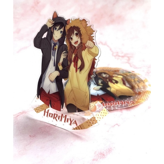 Thẻ nhựa Homigram và standee bập bênh Horimiya 1 đặc biệt