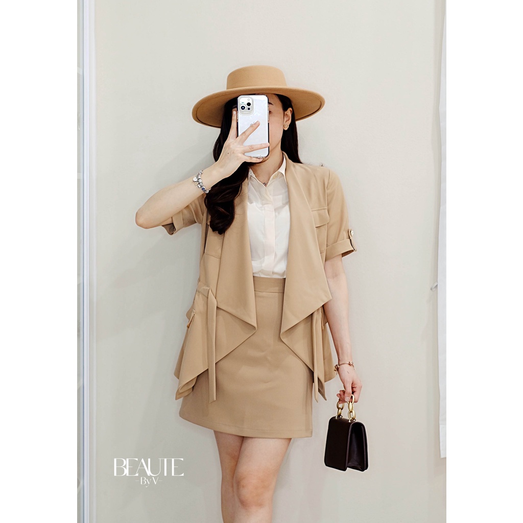 BEAUTEBYV - Áo blazer nữ ve đổ mềm mại kèm bốn túi ốp Sochi | BigBuy360 - bigbuy360.vn