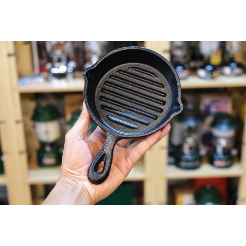 Chảo gang Coleman Skillet Brand Book #4