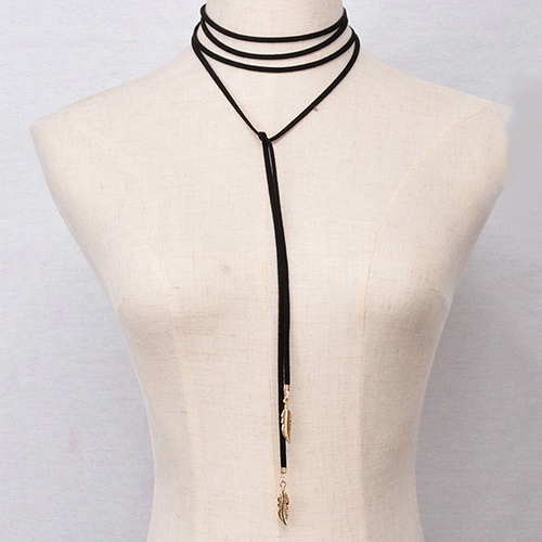 Vòng Cổ Choker Dây Nhung Đính Lông Vũ Thời Trang