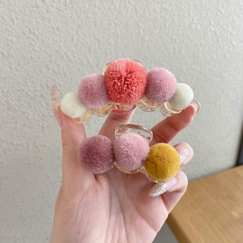 Fashion Plush Ball Hair Clip Simple Grabbing Clip Girl Hair Accessories