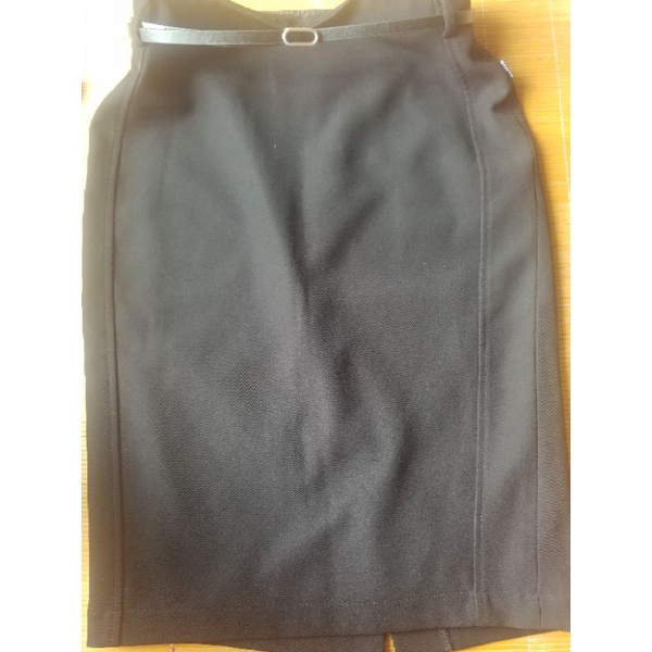 Thanh lý chân váy bút chì Yody size S kèm belt
