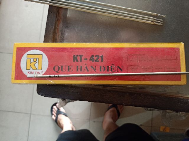 HỘP QUE HÀN KIM TÍN KT-421 2.5MM