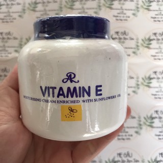 KEm Vitamin e nắp xanh thái lan