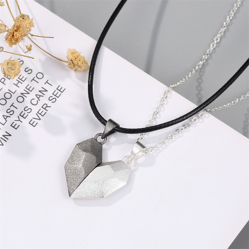 vòng cổ Mặt Trái Tim Đính Đá C294