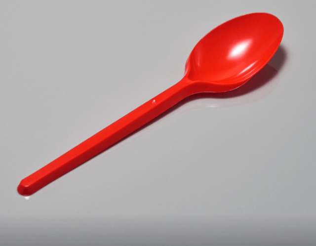 100 Muỗng nhựa cao cấp dài 15 cm . Nhiều màu