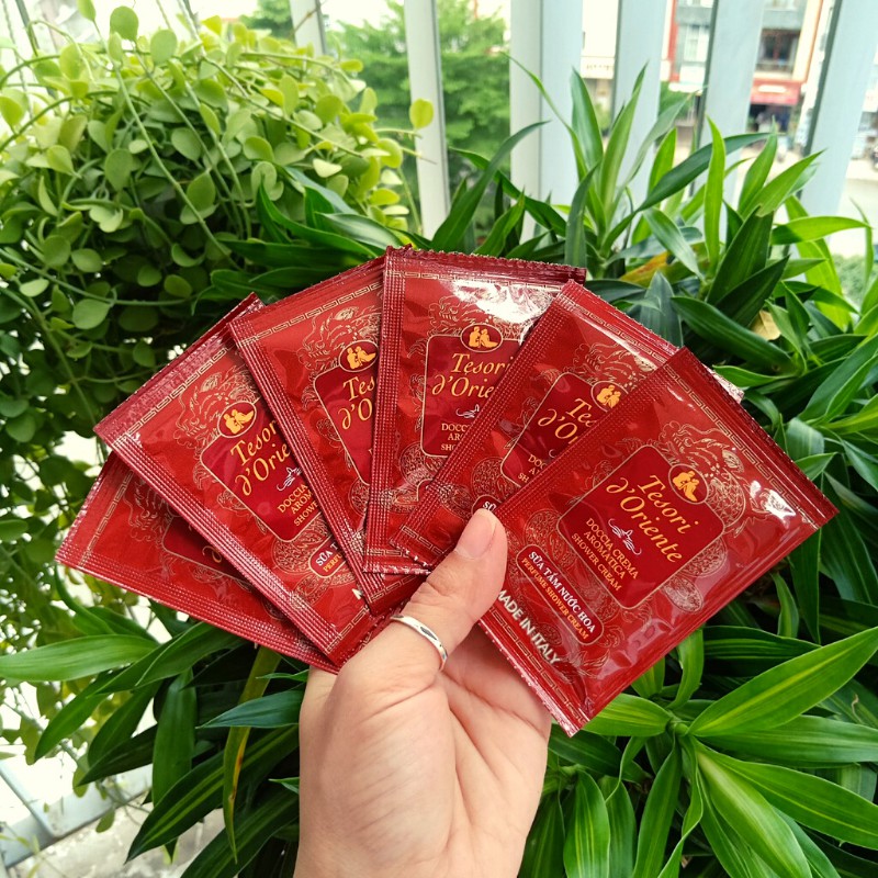 [ Hàng Mẫu Thủ ] Combo 12 Gói Sữa tắm Nước Hoa Lưu Hương Tesori D'Oriente  7ml