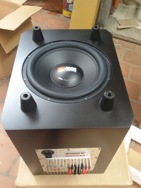 Loa trầm điện  JBL A835 xịn . Mới bảo hành 1 năm . Lh 01663553277