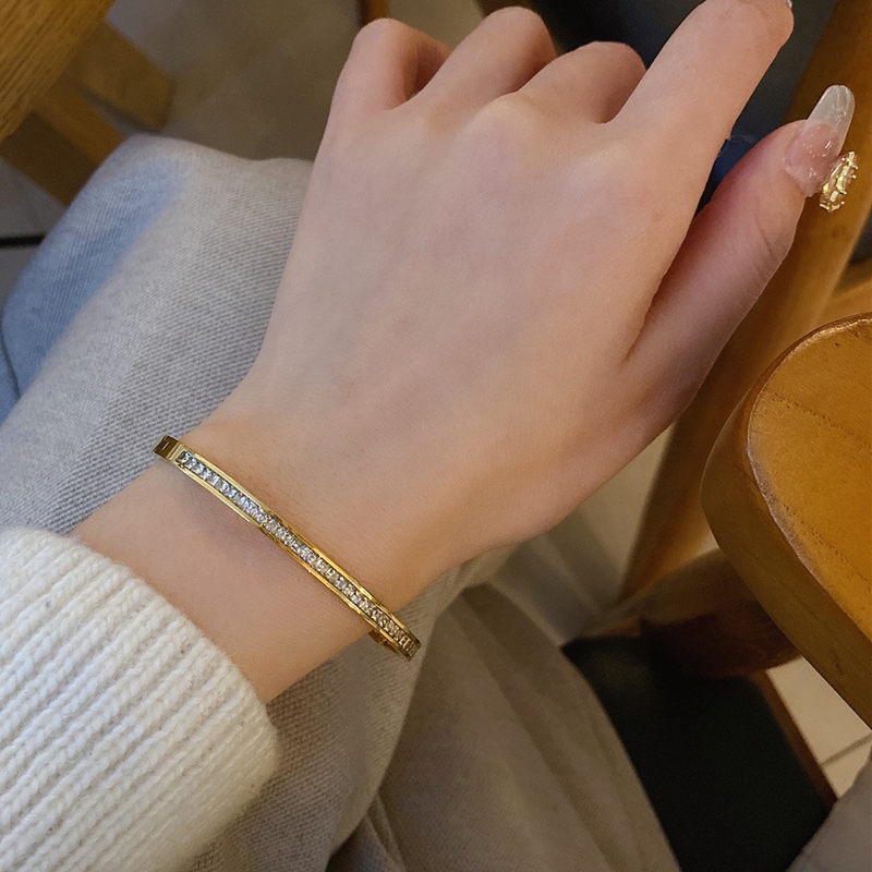 Vòng tay titan không gỉ đính đá pha lê lấp lánh thời trang thanh lịch cho nữ | BigBuy360 - bigbuy360.vn