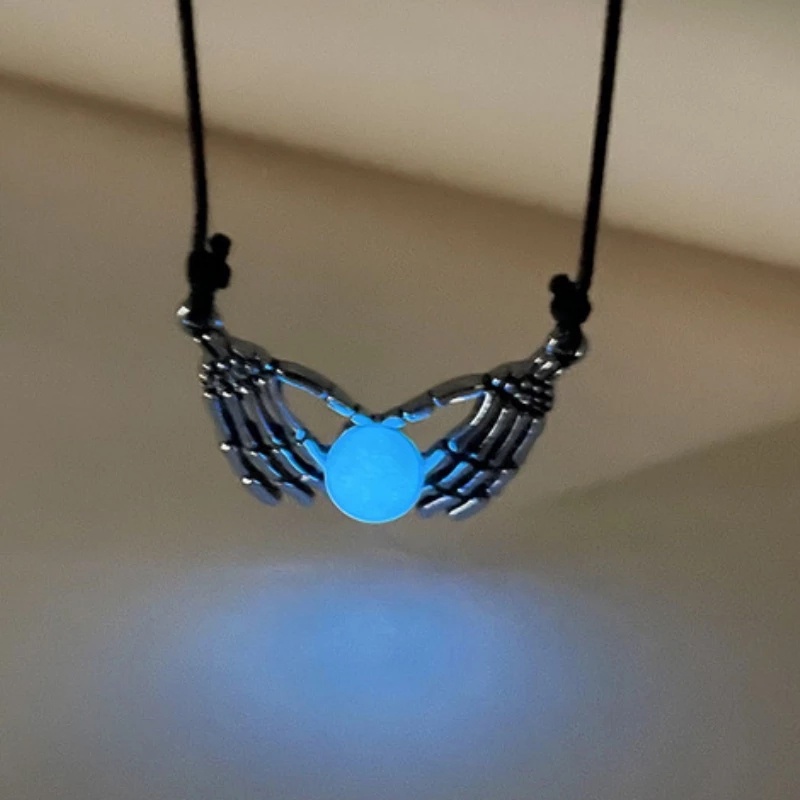 Vòng cổ Mặt Hình Móng Vuốt Ma Phát Quang Phong Cách Punk Cổ Điển