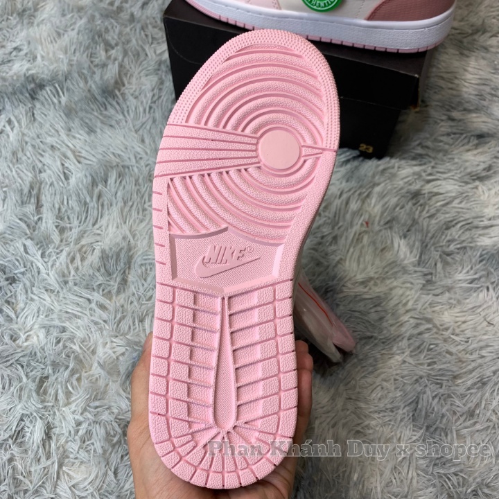 Giày thể thao Jordan 1 mid hồng phấn trắng digital pink cổ cao dành cho nữ