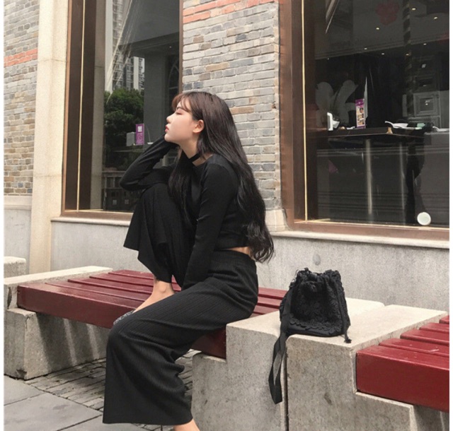 Crop Top Cut-out Gân Tăm SGGz | BigBuy360 - bigbuy360.vn