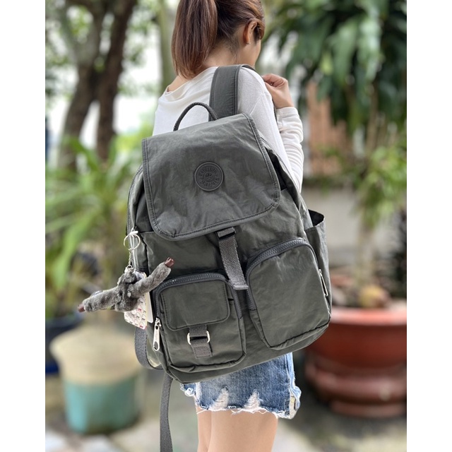 Balo vải dù Kipling siêu nhẹ siêu bền dành cho nữ.