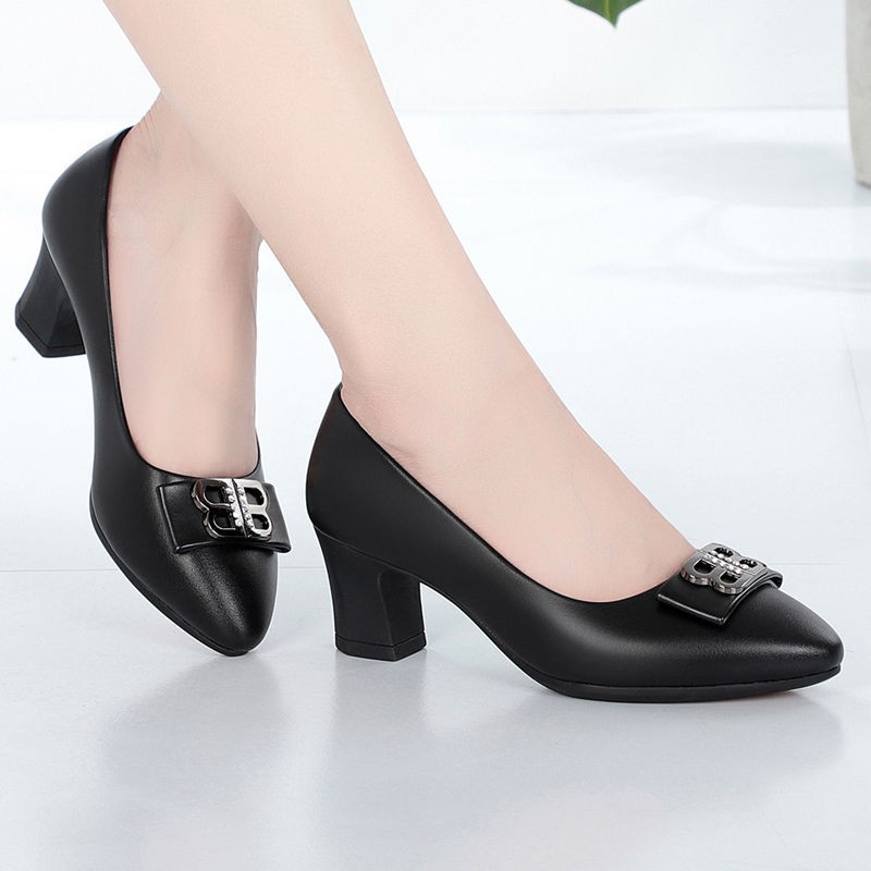Giày cho mẹ, đơn, gót giữa của phụ nữ, đế mềm thoải mái, miệng nông không trơn trượt, công sở bà già, da nhỏ, nữ