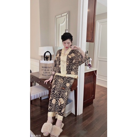 [Hàng Mới Về ] ĐỒ BỘ CỔ V KIỂU MỚI