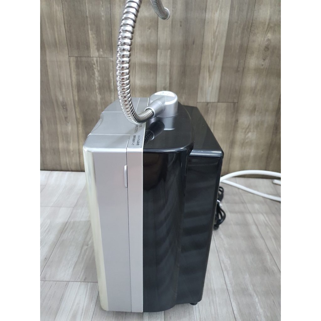 Máy lọc nước điện giải ion kiềm Leveluk SD501 Platinum. Hàng chính hãng 100%