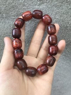 Vòng tay 14li sưa Lào