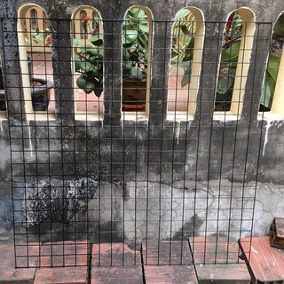 Giá Treo 2 Chiếc Lưới Sắt Đen 100x100Cm và 50 Chiếc Móc Cài Đen