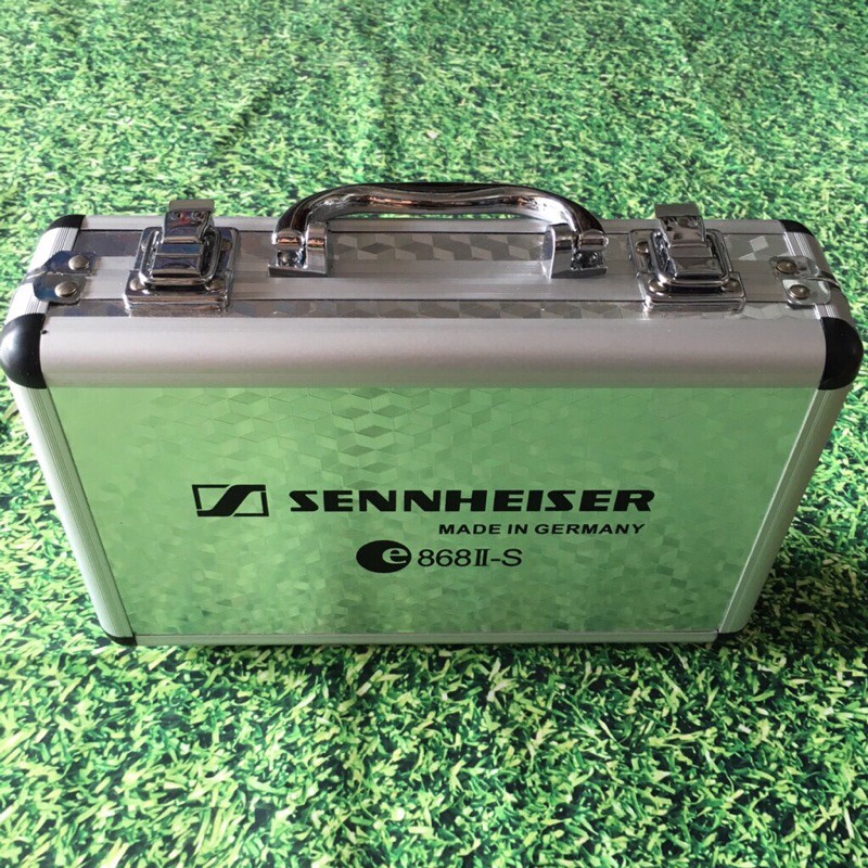 Micro karaoke SENNHEISER 868II-S có dây dẻo silicon độ dài 5m với tay mic màu trắng hộp đựng kim loại sang trọng