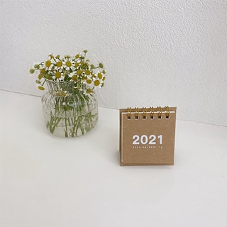 Lịch Để Bàn 2021 Thiết Kế Đơn Giản