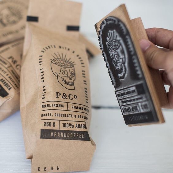 CON DẤU IN LOGO  kích thước lớn, loại cán gỗ chấm mực , in hộp carton hoặc túi giấy. Nhiều kích thước