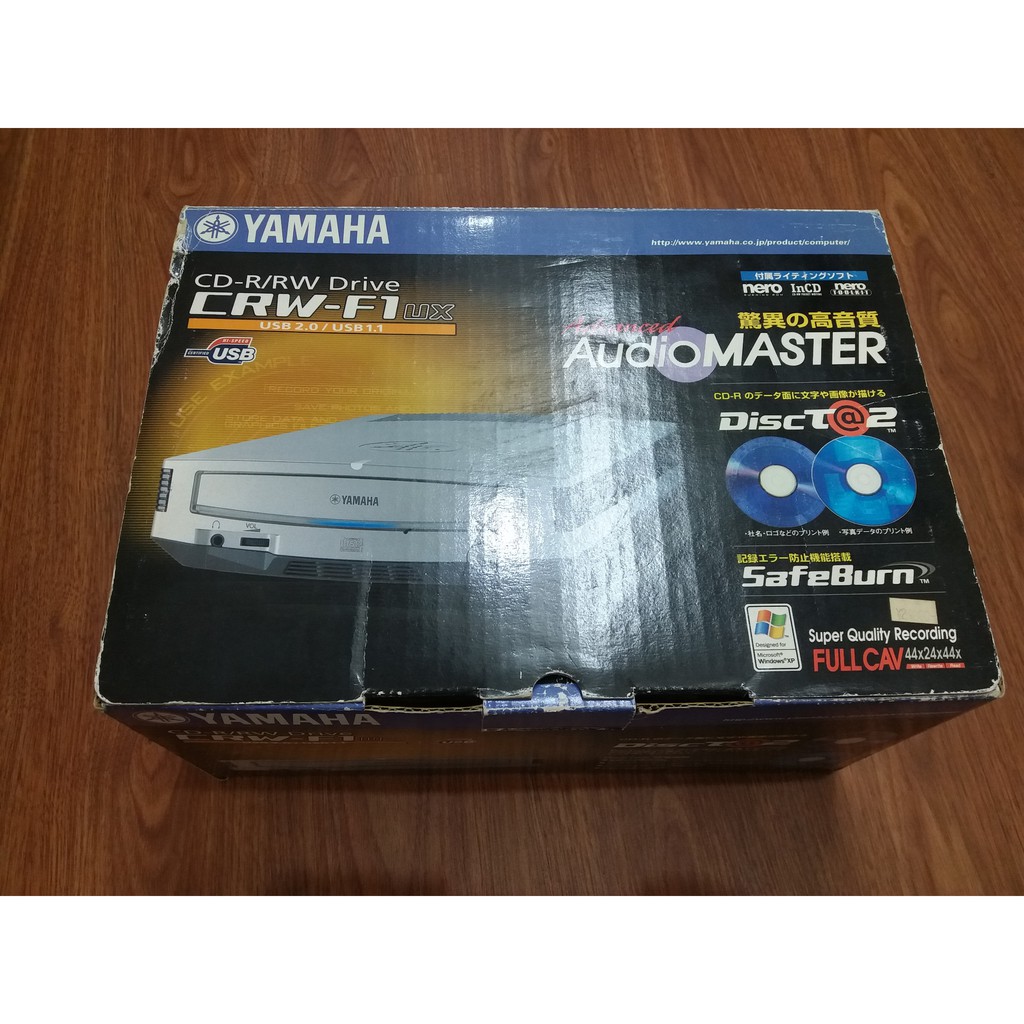 Ổ ghi CD chuyên nghiệp Yamaha F1 Fullbox