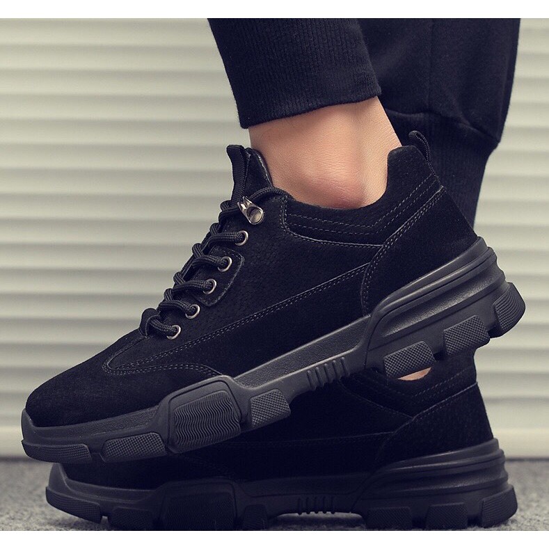 Giày sneaker nam da lộn màu đen cực chất | BigBuy360 - bigbuy360.vn